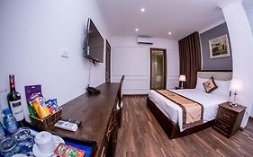 Khách sạn Louisland